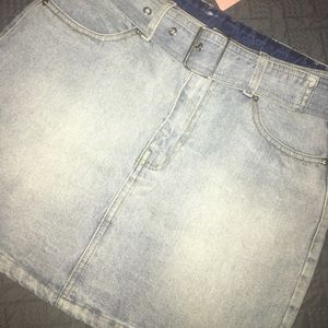 Denim skirt with belt